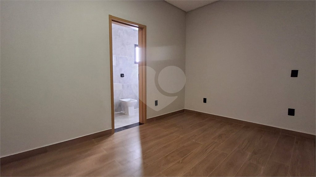 Casa à venda com 3 quartos, sendo 1 suíte,  no condomínio Horto Florestal 1, Sorocaba - SP