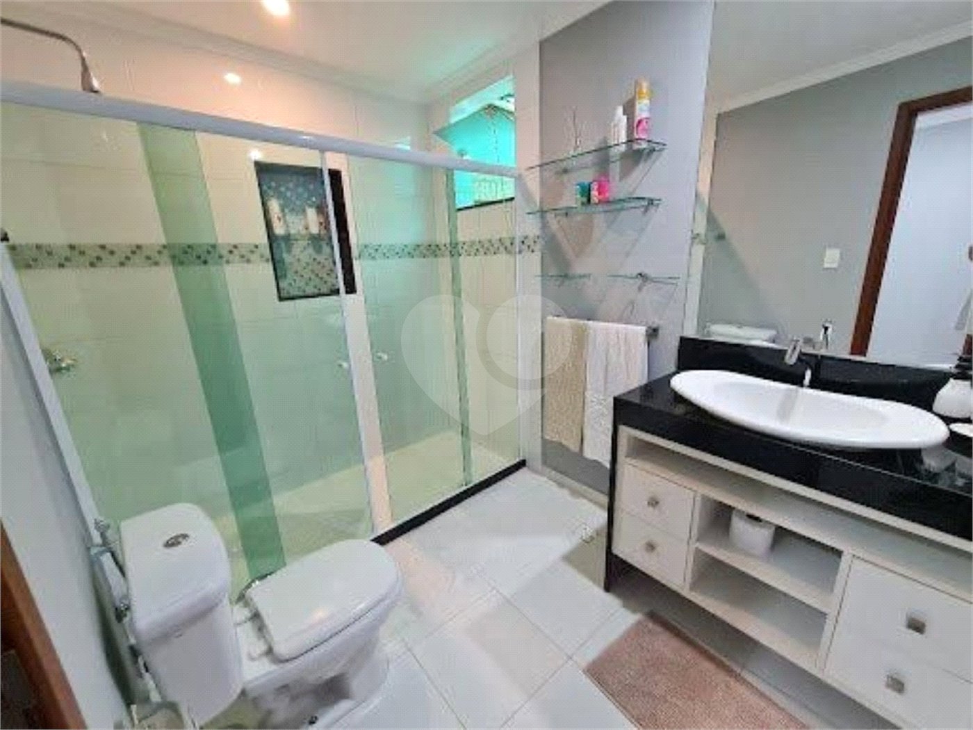 Casa para alugar com 5 suítes no condomínio Recanto das Garças V, Cotia - SP