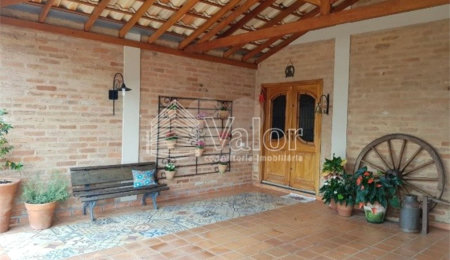 Casa à venda com 3 quartos, sendo 1 suíte,  no condomínio Quebec, São Carlos - SP