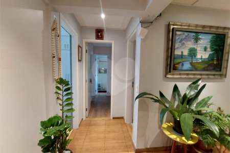 Apartamento à venda com 3 quartos, sendo 1 suíte, em Real Parque, São Paulo, SP
