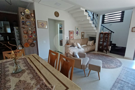Casa à venda com 3 suítes no condomínio Residencial Marchant Buarque, Atibaia - SP