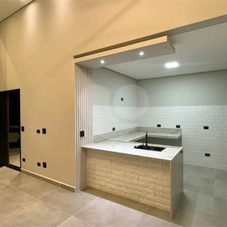 Casa à venda com 3 quartos, sendo 1 suíte, no condomínio Condomíno Helena Maria, Sorocaba - SP