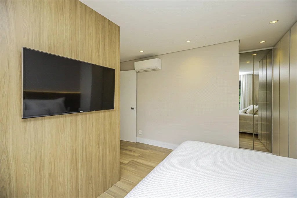 Apartamento à venda com 3 suítes em Cidade Jardim, São Paulo, SP