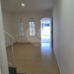 SOBRADO COM 02 VAGAS NA GARAGEM