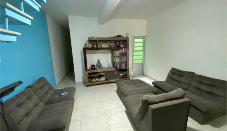 Sobrado à venda com 4 quartos em Jardim Santa Luzia de Poa, Itaquaquecetuba, SP