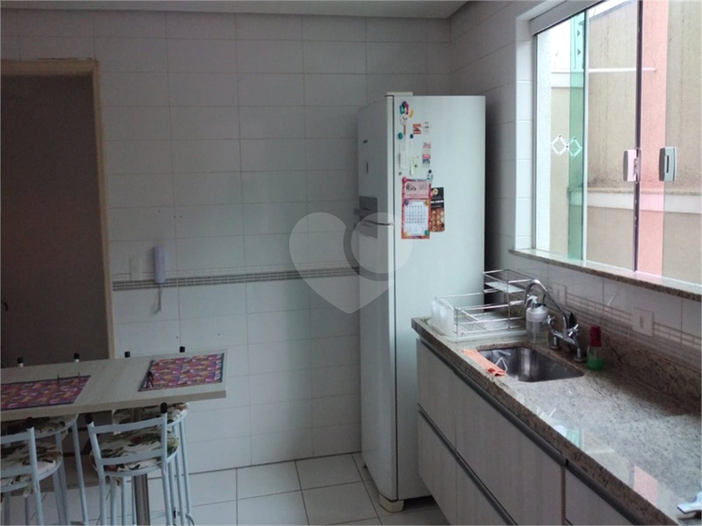 Casa à venda com 3 quartos, sendo 2 suítes, no condomínio Villa's Residencial, São Paulo - SP