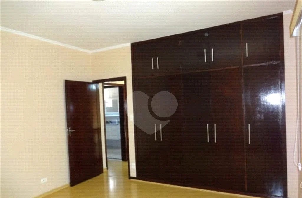 Sobrado à venda com 3 quartos, sendo 1 suíte, em Jardim São Luís, São Paulo, SP