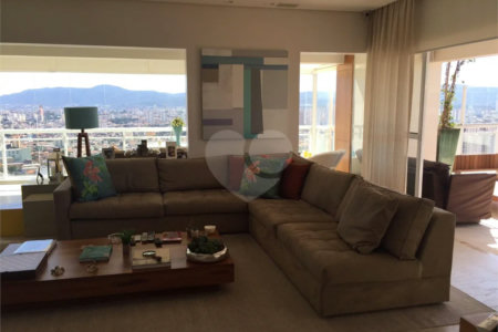 Apartamento à venda com 5 suítes em Santa Teresinha, São Paulo, SP