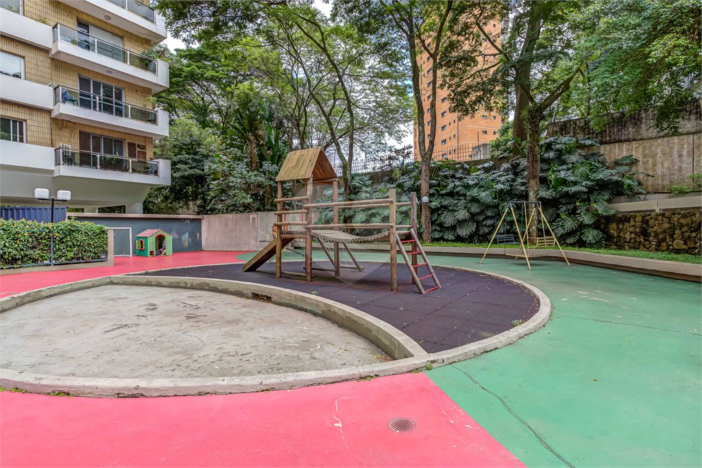 Apartamento à venda com 3 quartos, sendo 2 suítes, em Alto da Boa Vista, São Paulo, SP