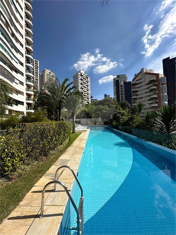 Apartamento à venda com 3 suítes em Vila Suzana, São Paulo, SP
