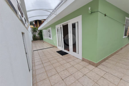 Casa Térrea à venda com 4 quartos, sendo 1 suíte, em Interlagos, São Paulo, SP
