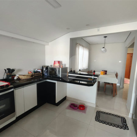 Casa Térrea à venda com 4 quartos, sendo 1 suíte,  em Vila Esperança, Atibaia, SP