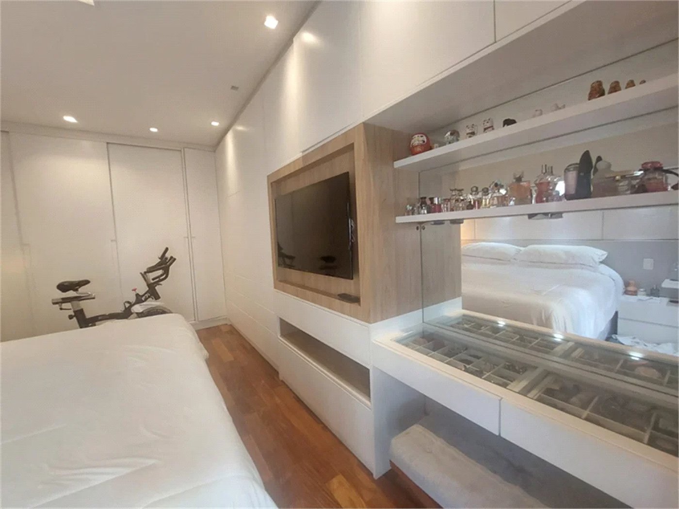 Apartamento à venda com 4 quartos, sendo 2 suítes,  em Vila Suzana, São Paulo, SP