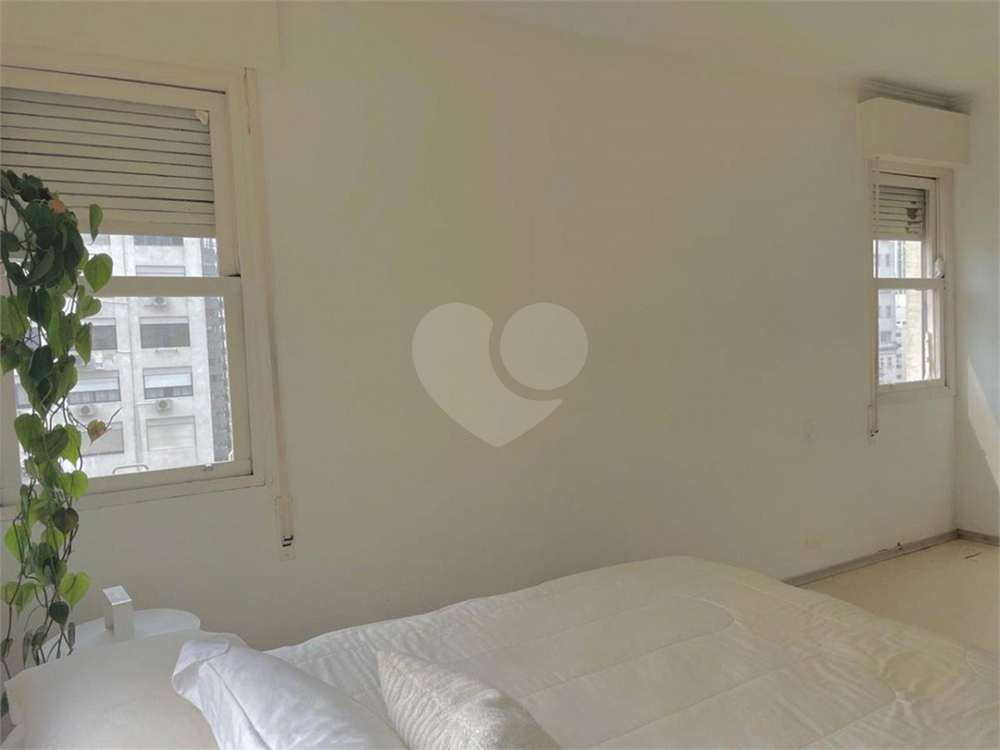 Apartamento à venda com 3 quartos, sendo 1 suíte, em Cerqueira César, São Paulo, SP