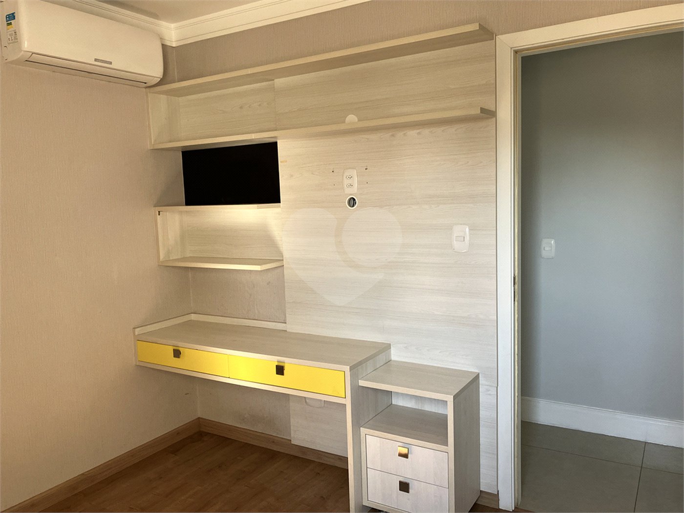 Apartamento à venda com 3 quartos, sendo 1 suíte, em Jardim Vera Cruz, Sorocaba, SP
