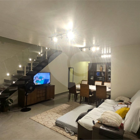 Casa à venda com 3 quartos, sendo 2 suítes, no condomínio Vale Encantado, Rio de Janeiro - RJ