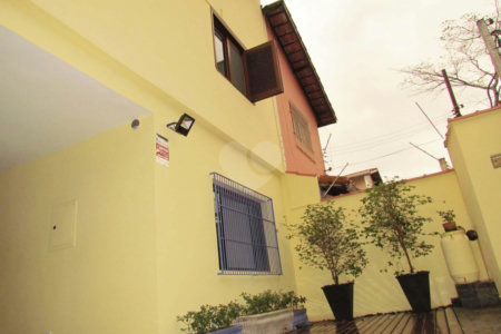 Casa de Vila à venda com 4 quartos, sendo 1 suíte, em Chácara Monte Alegre, São Paulo, SP