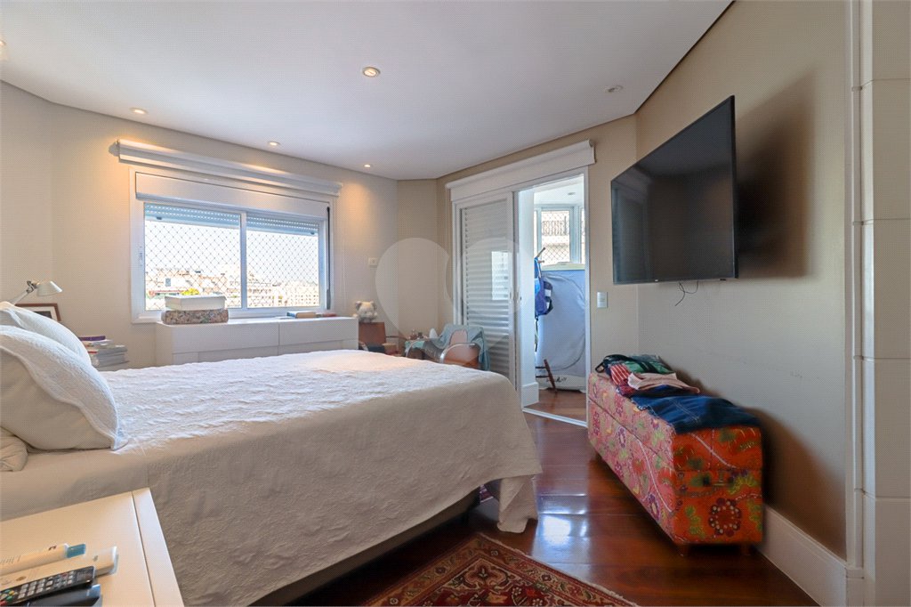 Cobertura à venda com 4 quartos, sendo 3 suítes,  em Vila Uberabinha, São Paulo, SP