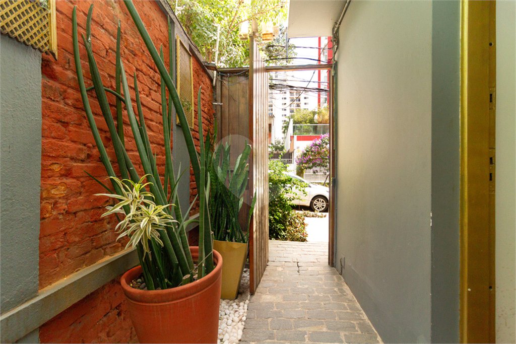 Sobrado à venda com 3 quartos, sendo 1 suíte, em Vila Olímpia, São Paulo, SP