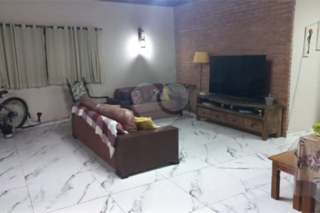 Chácara à venda com 4 quartos, sendo 1 suíte,  em Loteamento Quinta da Mata, Ibiúna, SP