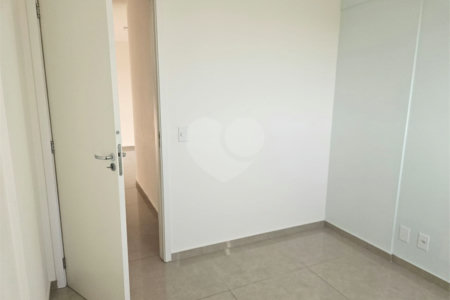 Apartamento à venda com 3 quartos, sendo 1 suíte, no Centro, Poá, SP