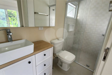 Casa à venda com 5 quartos, sendo 2 suítes, no condomínio Residencial Jardim Primavera, Louveira - SP