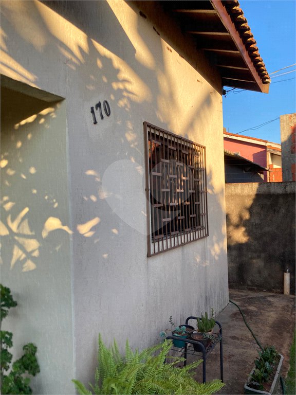 Casa à venda com 3 quartos em Parque dos Ipês I, Ponta Porã, MS