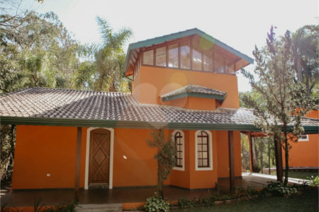 Chácara à venda com 10 quartos, sendo 2 suítes, em Mombaça, São Roque, SP