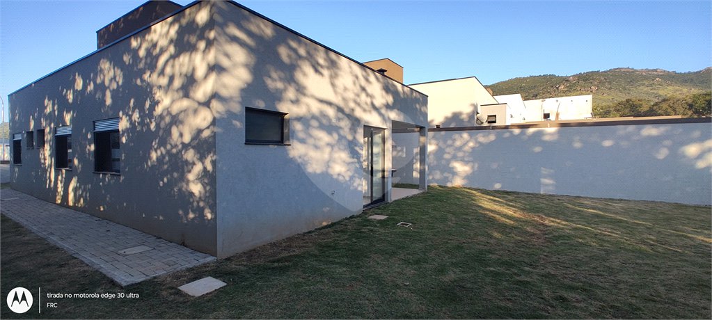 Casa à venda com 3 suítes no condomínio Reserva Ybyra, Atibaia - SP