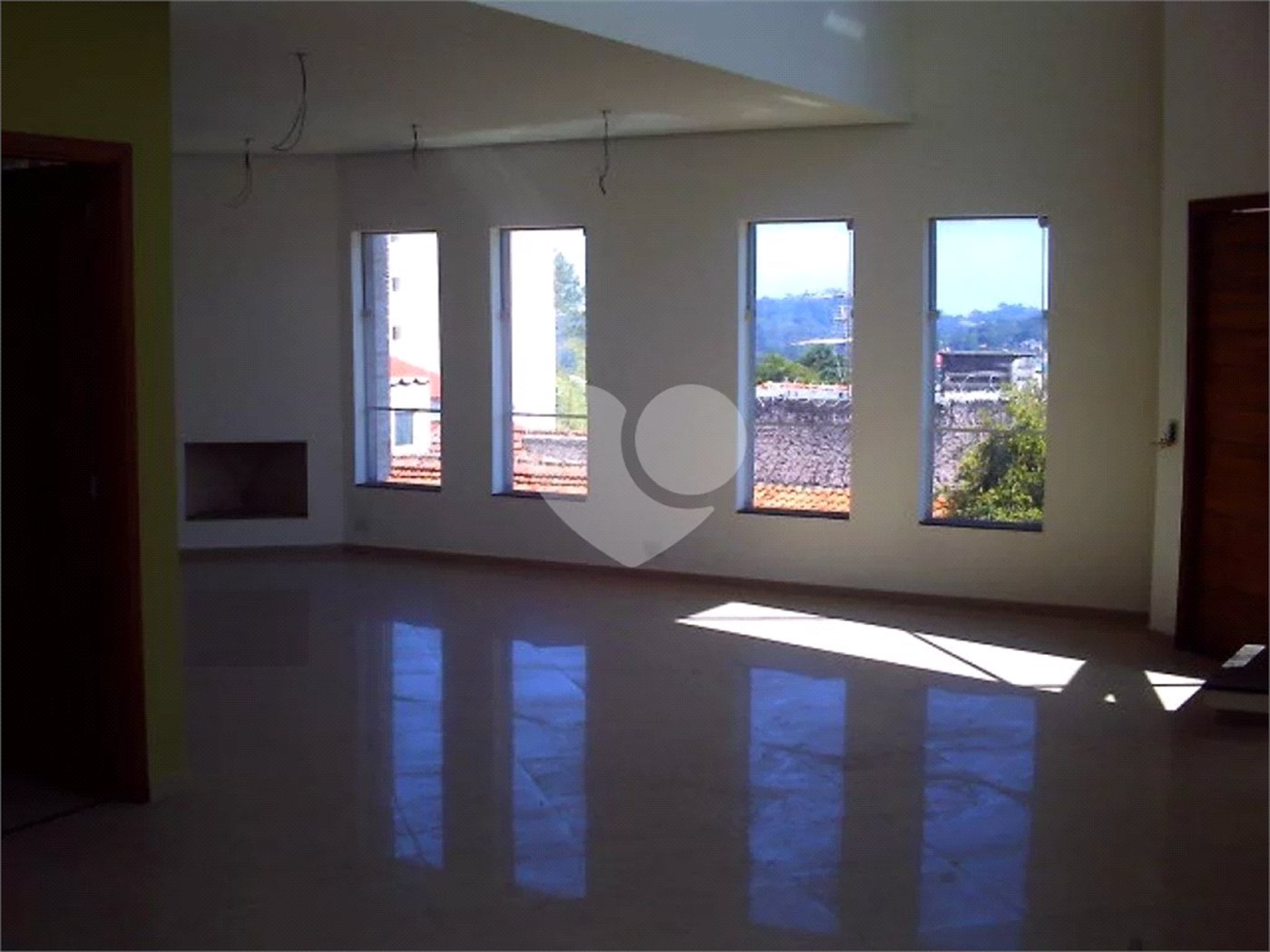 Sobrado à venda com 3 quartos, sendo 1 suíte, em Tremembé, São Paulo, SP