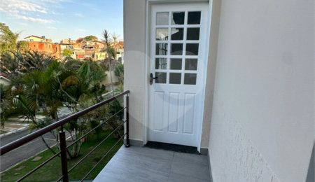 Casa à venda com 4 quartos, sendo 1 suíte,  no condomínio Jardim das Acácias, Cotia - SP