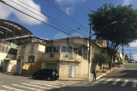 Vende Sobrado com 180m² - Vila Santa Catarina