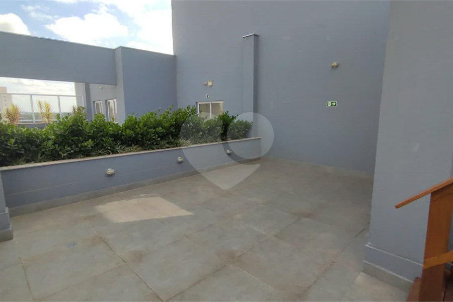 Vende-se apartamento no Edifício Residencial Flor do Ipê