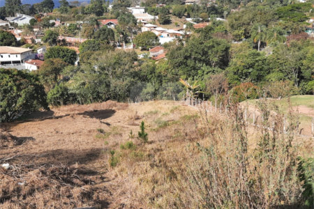 Terreno em Atibaia com 2.090 metros, ótimo para fazer chácara, excelente localização, aceita financiamento