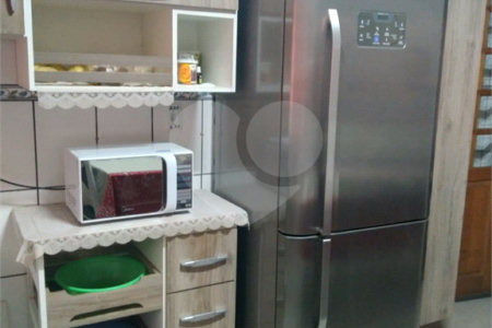 Casa + salão comercial na Vila Vista Alegre