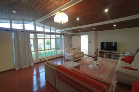 Casa à venda com 4 quartos, sendo 3 suítes,  no Centro, Itapetininga, SP