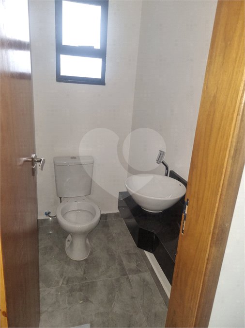 Sobrado à venda com 3 quartos, sendo 1 suíte, em Vila São Paulo, São Paulo, SP