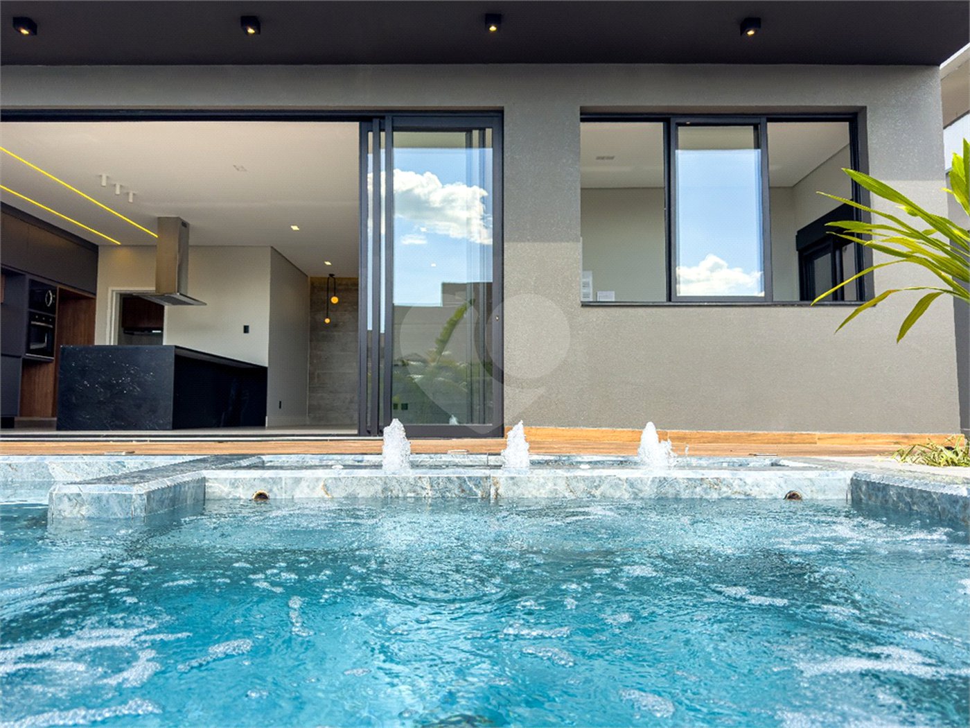 Casa à venda com 3 suítes no condomínio Jardim Vila Paradiso, Indaiatuba - SP
