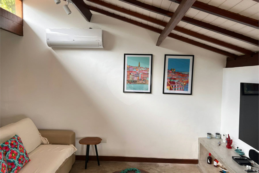 Casa à venda com 4 quartos, sendo 2 suítes,  em Barra Velha, Ilhabela, SP