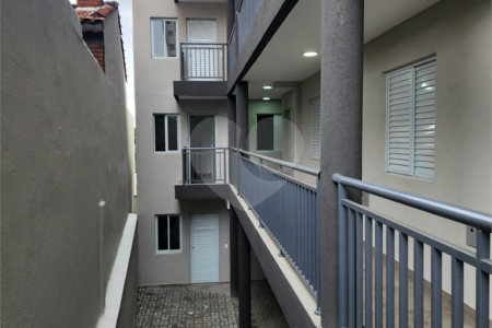 Casa à venda com 2 quartos, sendo 1 suíte, no condomínio Residencial Sanches, São Paulo - SP