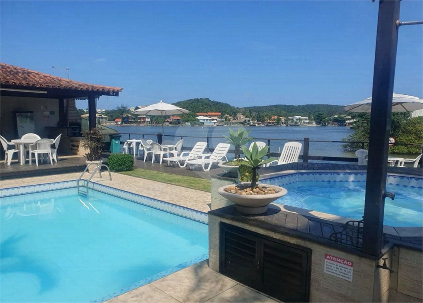 Casa à venda com 3 quartos, sendo 1 suíte, em Ogiva, Cabo Frio, RJ