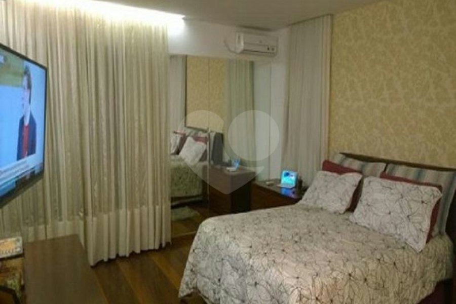 Sobrado à venda com 3 quartos, sendo 1 suíte, em Parada Inglesa, São Paulo, SP