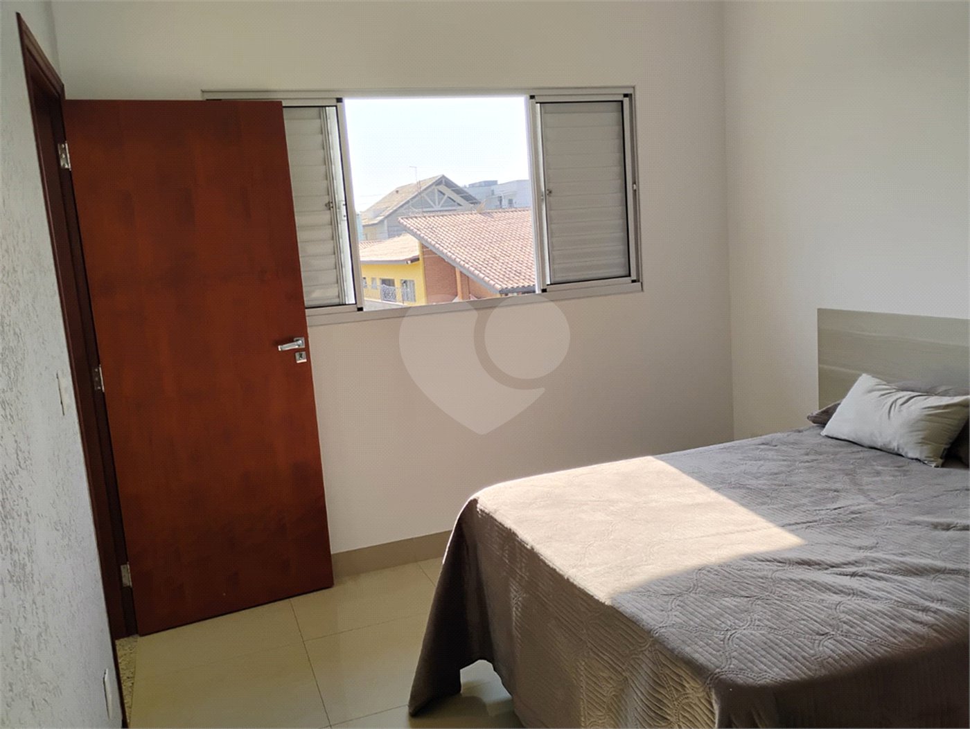 Sobrado à venda com 4 quartos, sendo 3 suítes,  em Jardim Marabá, Itapetininga, SP