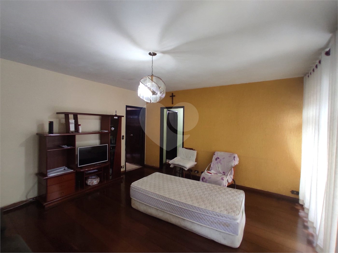 Casa à venda com 4 quartos, sendo 1 suíte, em Vila Galvão, Guarulhos, SP