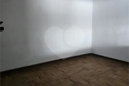 Sobrado à venda ou para alugar com 5 quartos em Jardim Itapura, São Paulo, SP