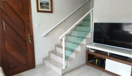 Sobrado à venda com 2 quartos em Vila Guedes, São Paulo, SP