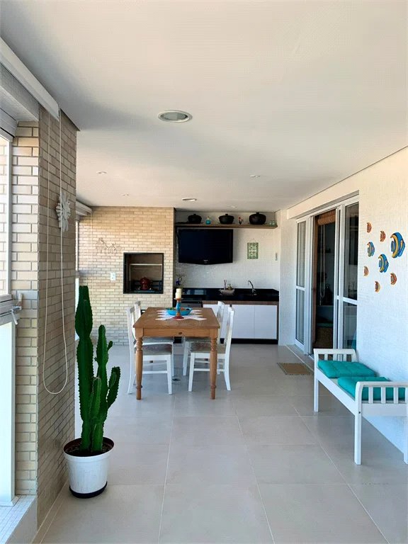 Apartamento à venda com 3 quartos, sendo 1 suíte, em Jardim Belmar, Guarujá, SP