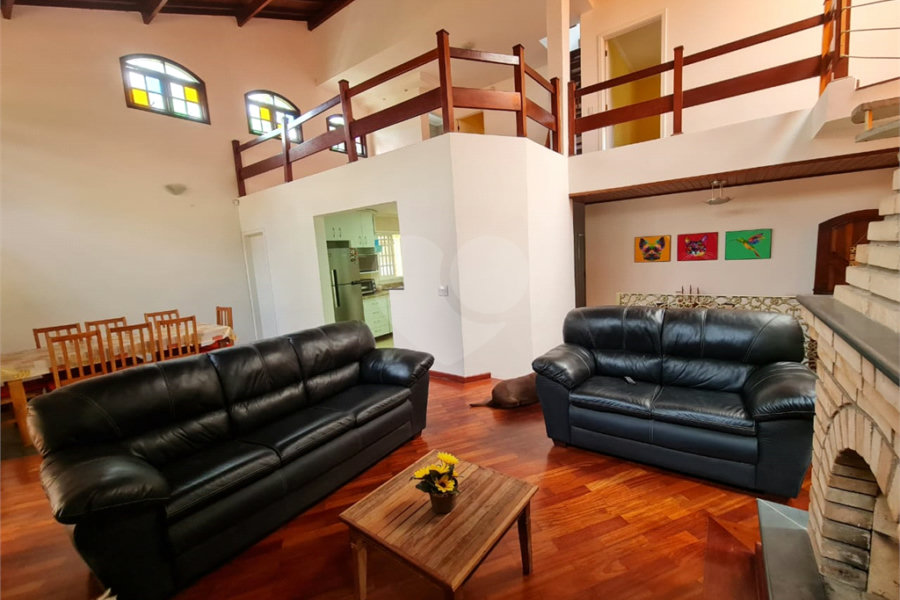 Sobrado à venda com 4 quartos, sendo 1 suíte,  em Jardim Leonor Mendes de Barros, São Paulo, SP