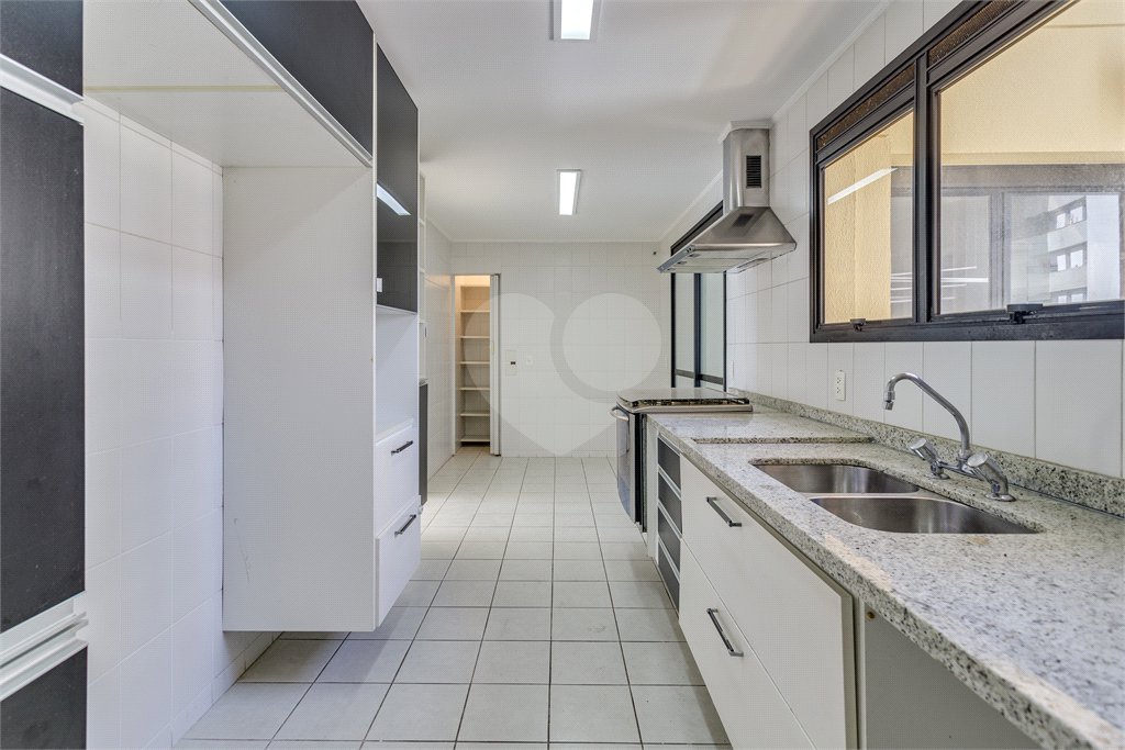 Apartamento à venda com 3 quartos, sendo 1 suíte, em Morumbi, São Paulo, SP