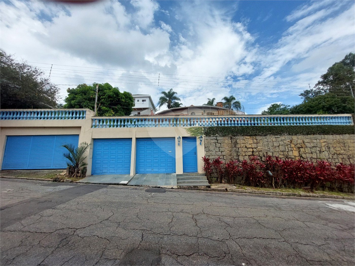 Casa à venda ou para alugar com 4 quartos, sendo 2 suítes,  em Rancho Grande, Mairiporã, SP